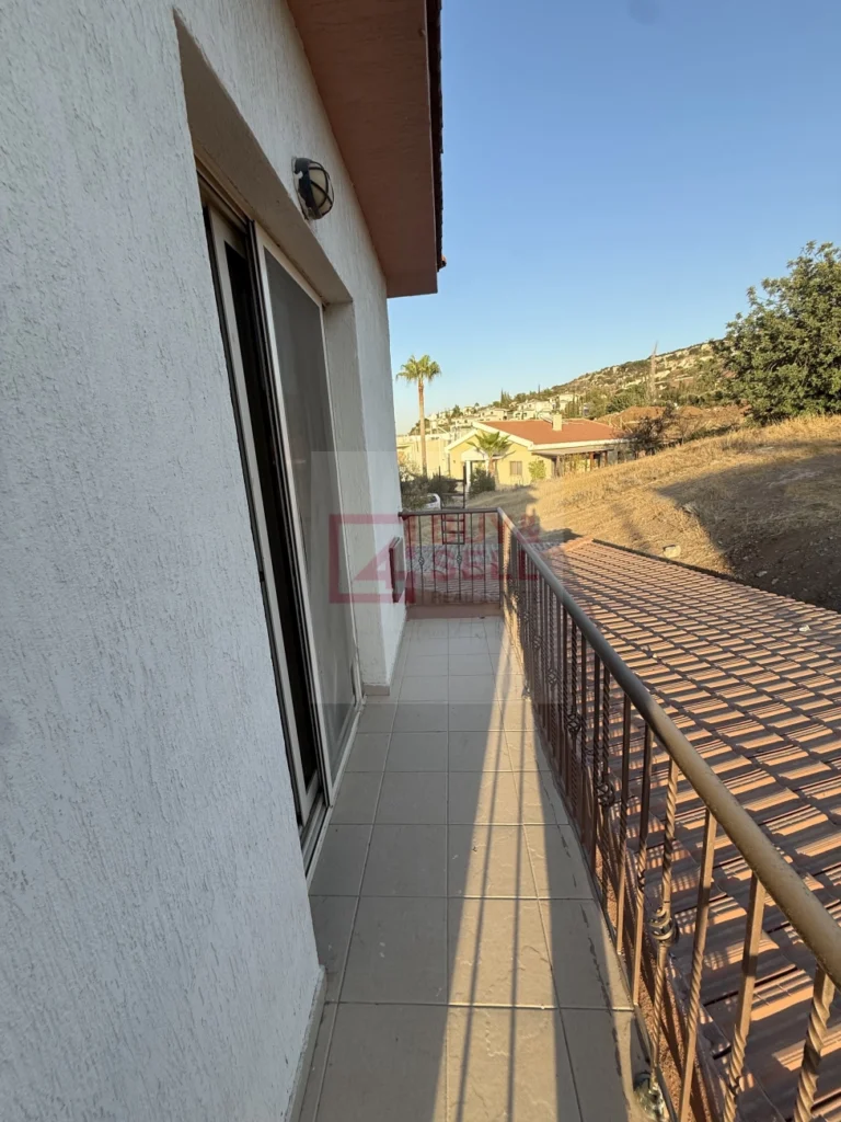 3 Bedroom House for Rent in Parekklisia, Limassol District