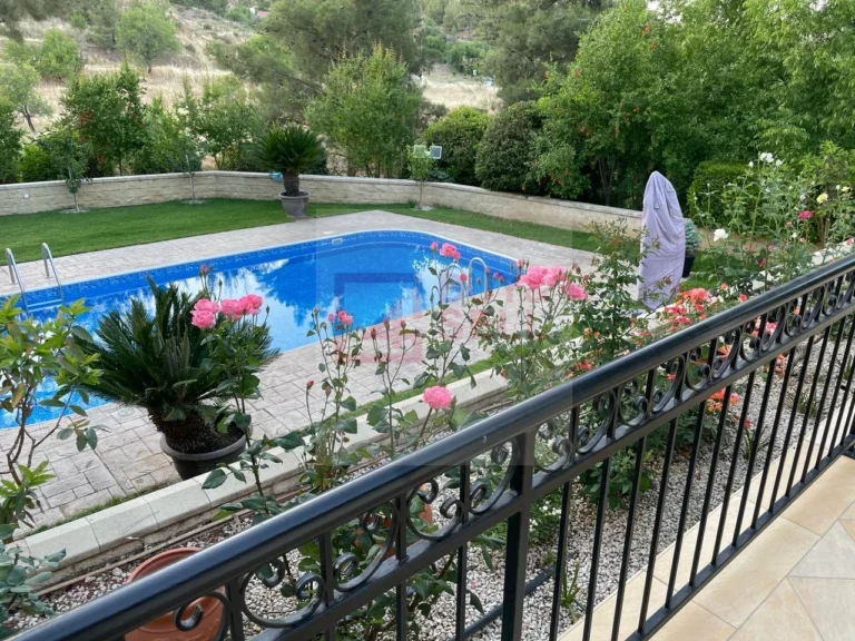 Cheap Houses and Villas for Sale Nicosia up to 1000000 euro