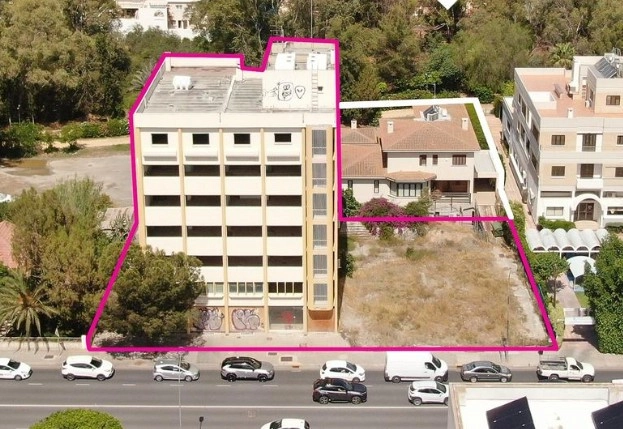 2525m² Building for Sale in Agioi Omologites, Nicosia District