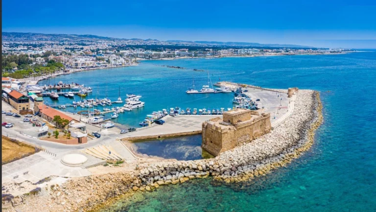 5 Bedroom House for Sale in Peyia, Paphos District