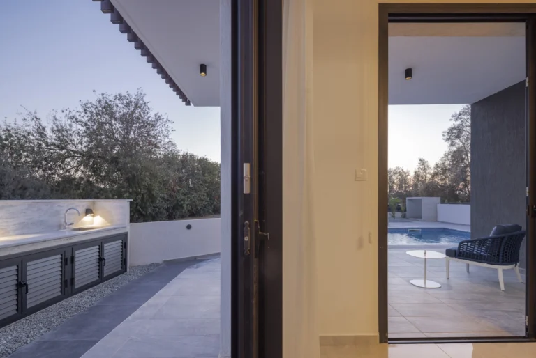 4 Bedroom House for Sale in Chlorakas, Paphos District