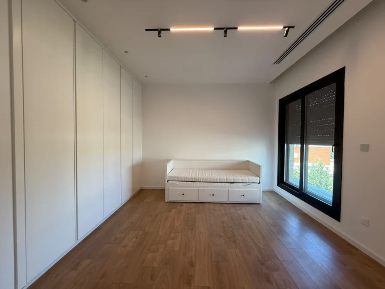 5 Bedroom House for Sale in Agios Tychonas, Limassol District