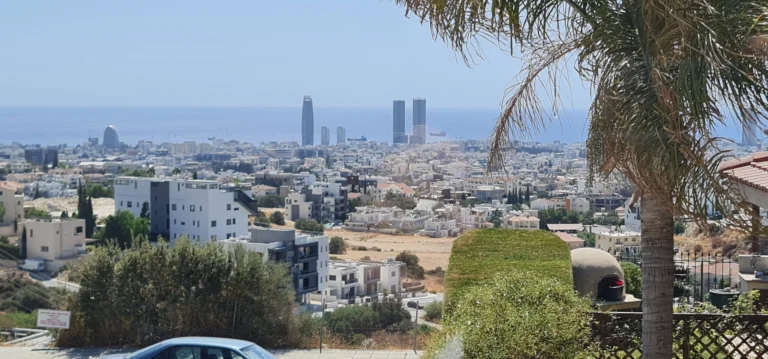 5 Bedroom House for Sale in Limassol – Agios Athanasios