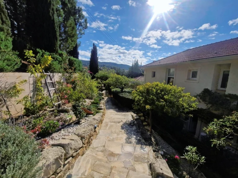 5 Bedroom House for Sale in Laneia, Limassol District