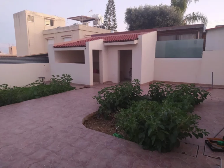 5 Bedroom House for Sale in Trachoni Lemesou, Limassol District