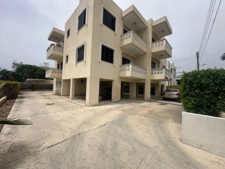 425m² Building for Sale in Kato Paphos