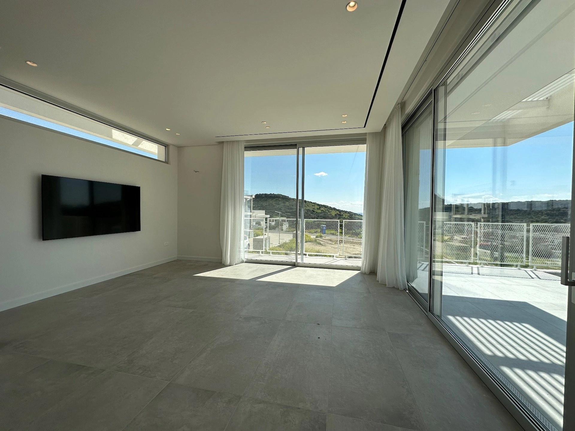 6+ Bedroom House for Rent in Agios Tychonas, Limassol District