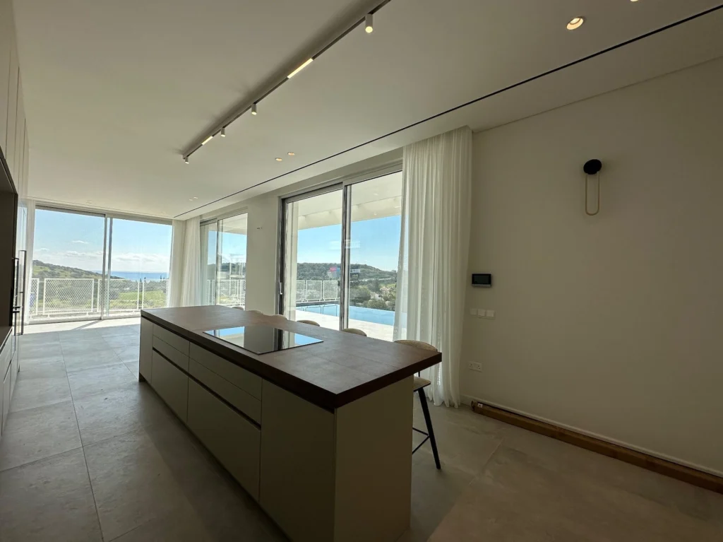 6+ Bedroom House for Rent in Agios Tychonas, Limassol District