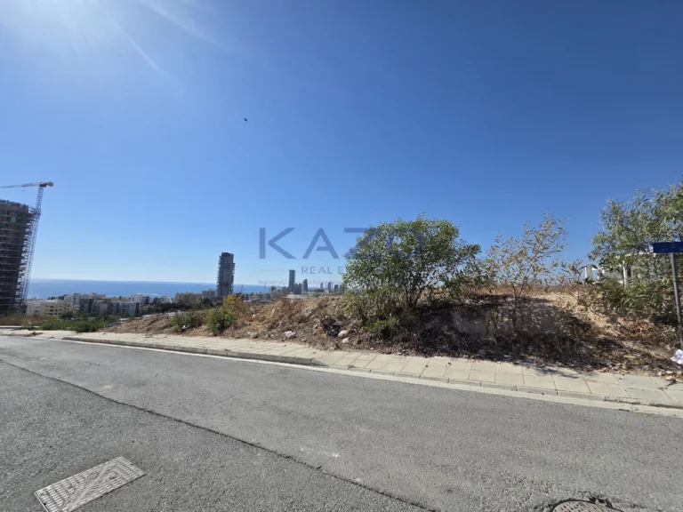 890m² Plot for Sale in Agios Tychonas, Limassol District