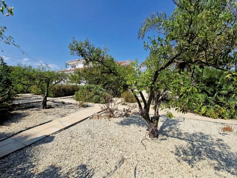 5 Bedroom House for Sale in Parekklisia, Limassol District