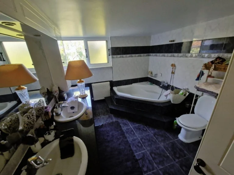 5 Bedroom House for Sale in Parekklisia, Limassol District