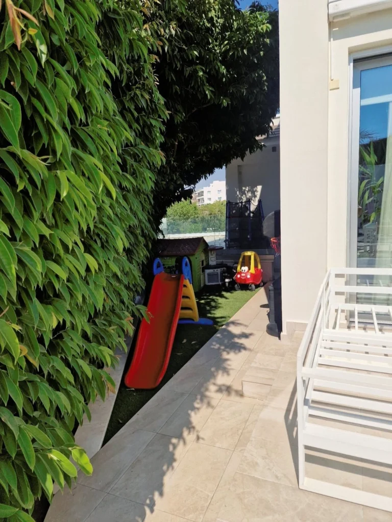 5 Bedroom House for Sale in Limassol – Agios Athanasios