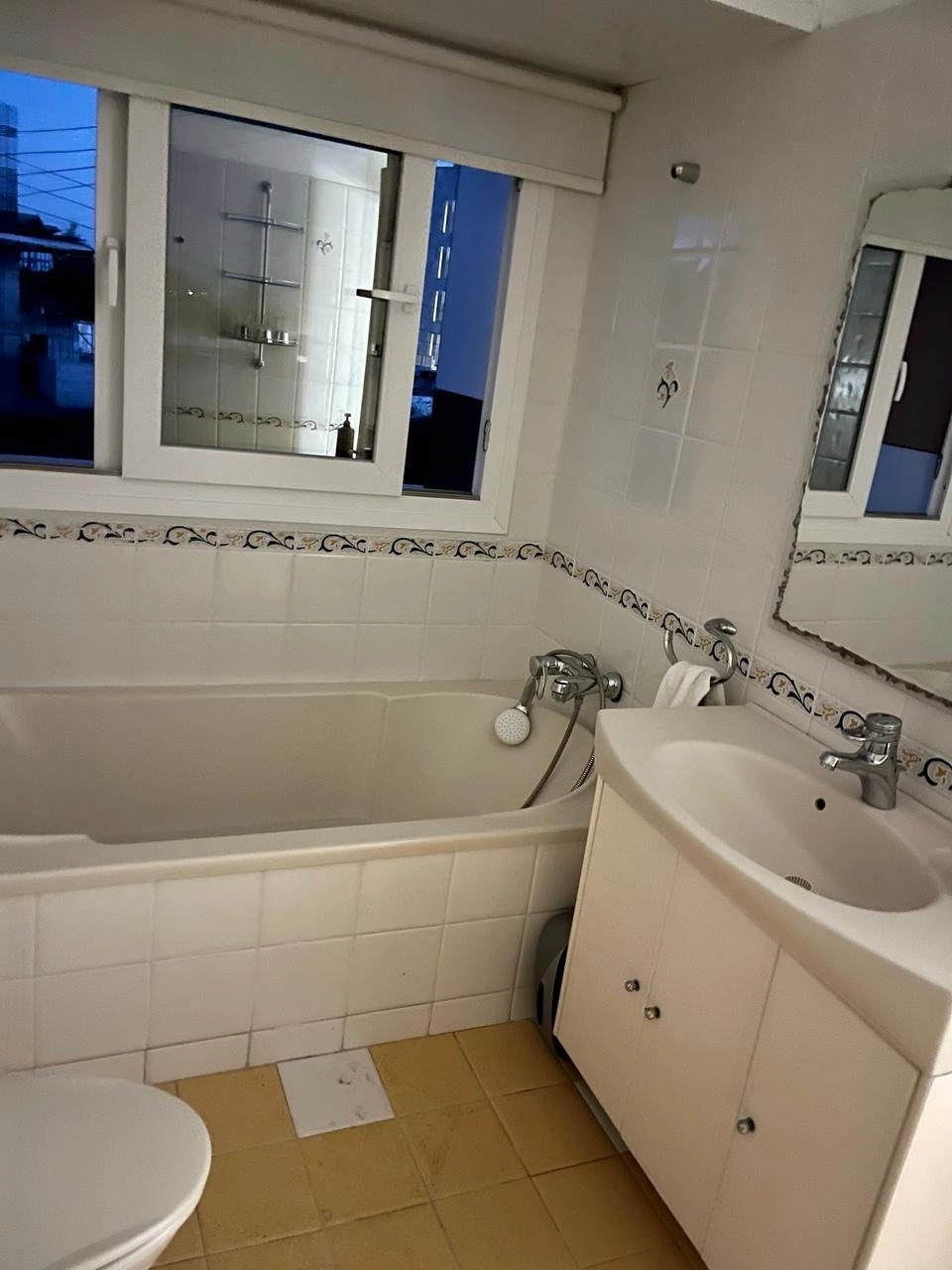 2 Bedroom Apartment for Rent in Amathounta, Limassol District