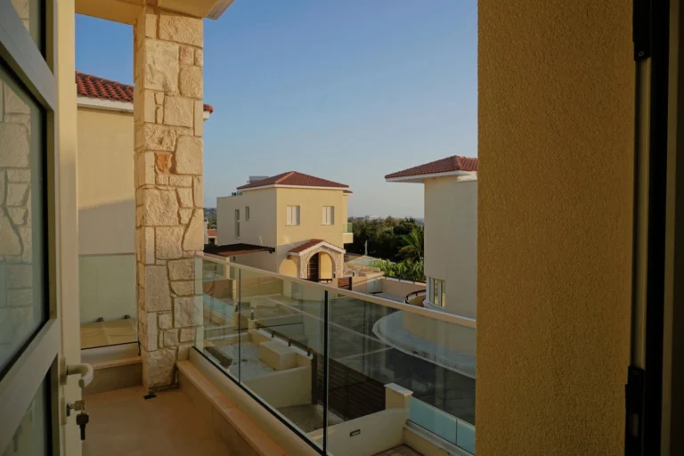 3 Bedroom House for Sale in Kissonerga, Paphos District