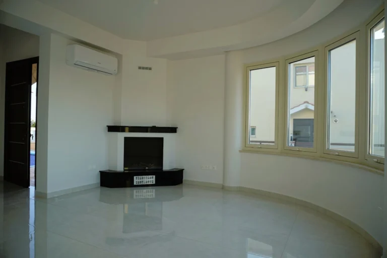 3 Bedroom House for Sale in Kissonerga, Paphos District