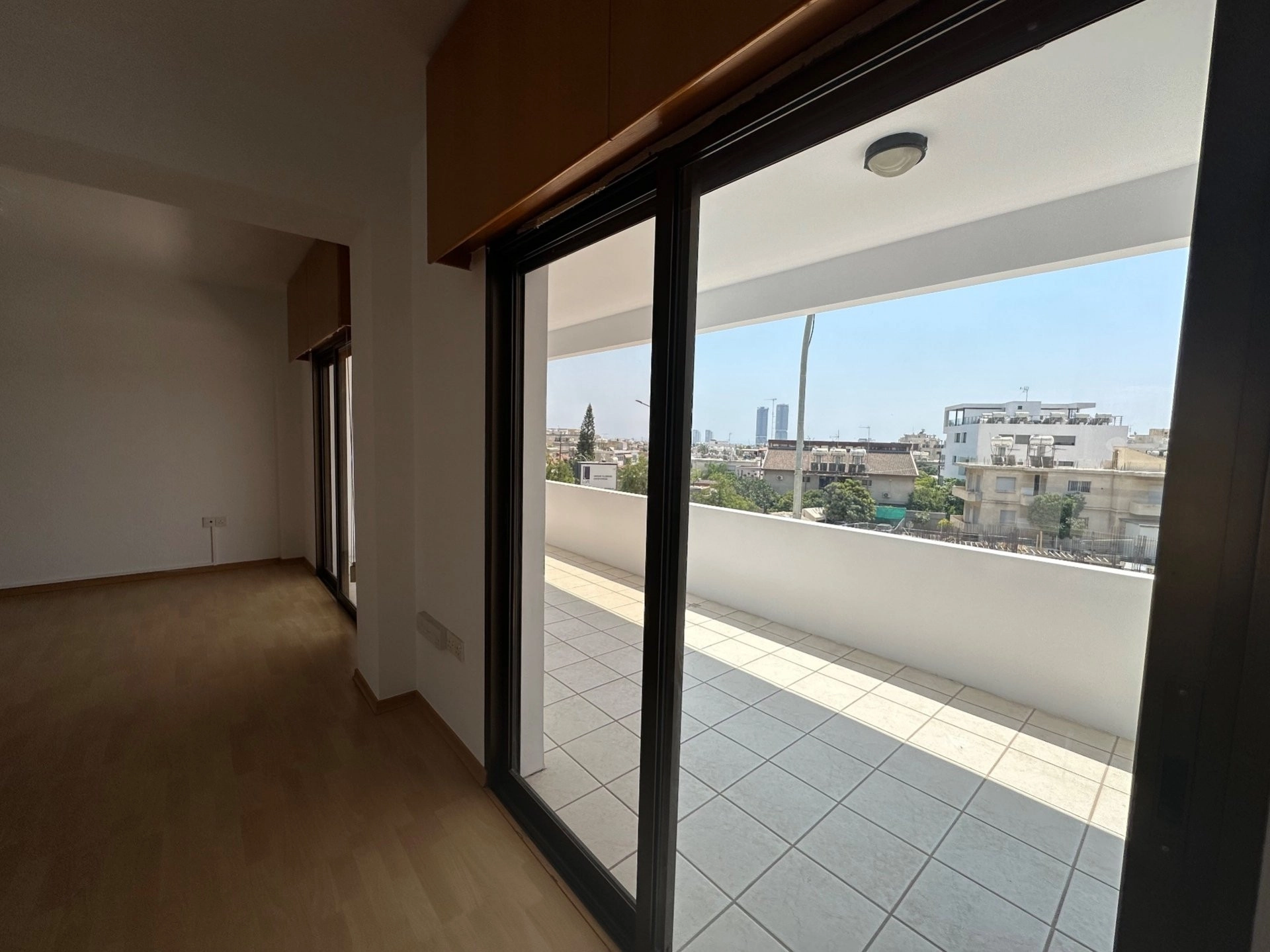 135m² Office for Rent in Limassol – Mesa Geitonia