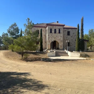 5 Bedroom House for Sale in Moni, Limassol District