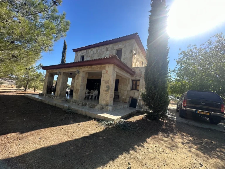 5 Bedroom House for Sale in Moni, Limassol District
