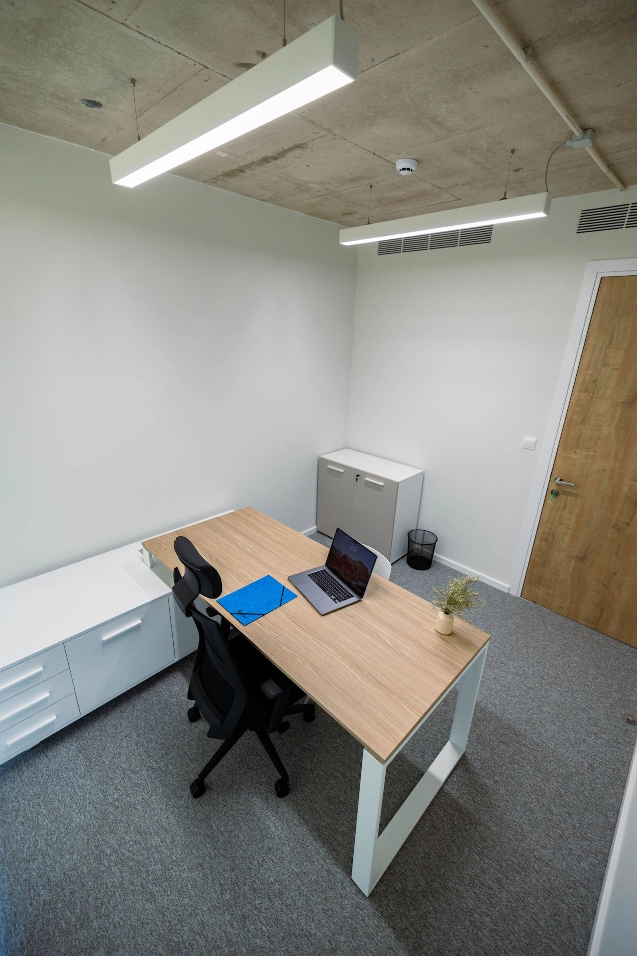 10m² Office for Rent in Limassol – Zakaki