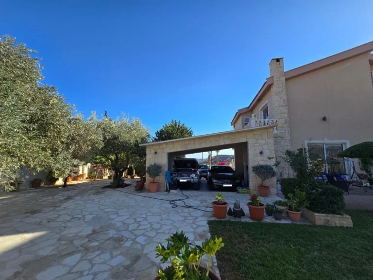 5 Bedroom House for Sale in Fasoula Lemesou, Limassol District