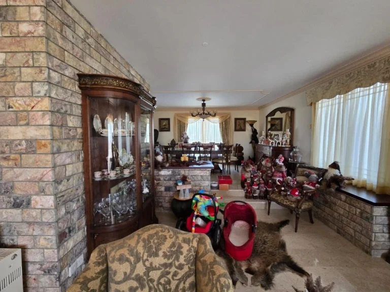 5 Bedroom House for Sale in Fasoula Lemesou, Limassol District