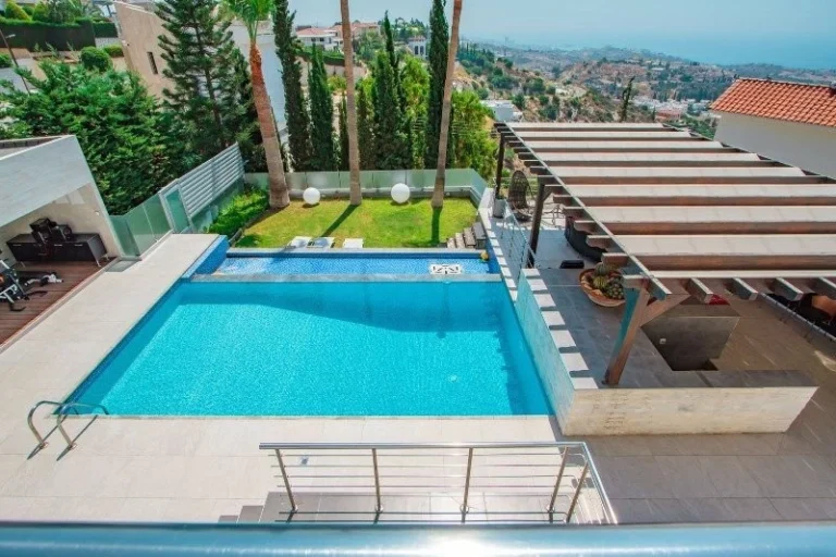 5 Bedroom House for Sale in Agios Tychonas, Limassol District