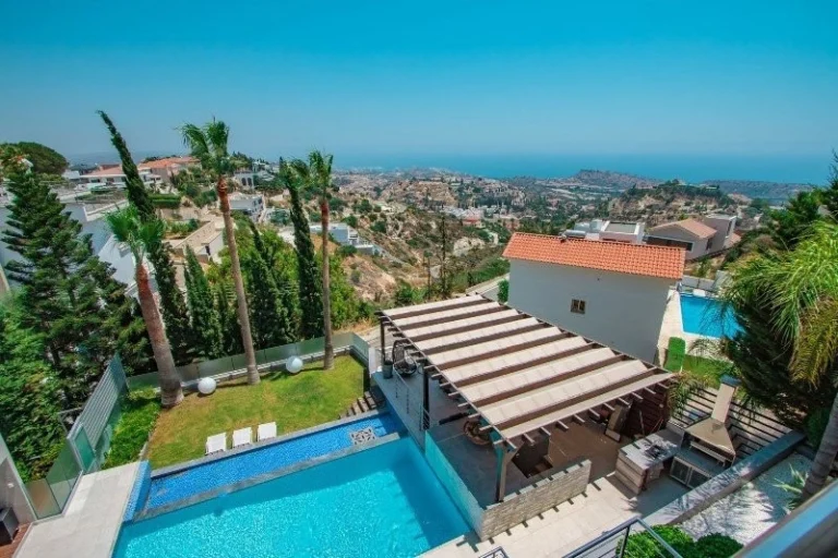 5 Bedroom House for Sale in Agios Tychonas, Limassol District