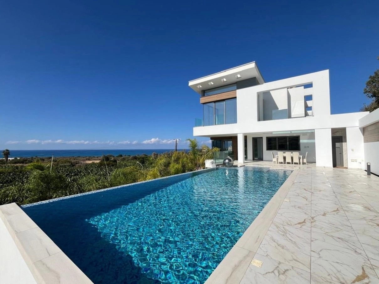 540m² House for Sale in Peyia, Paphos District