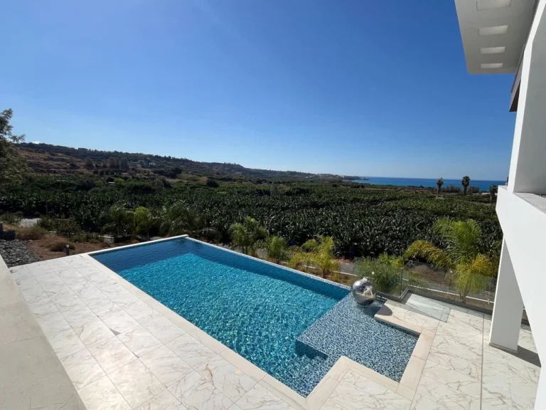 540m² House for Sale in Peyia, Paphos District