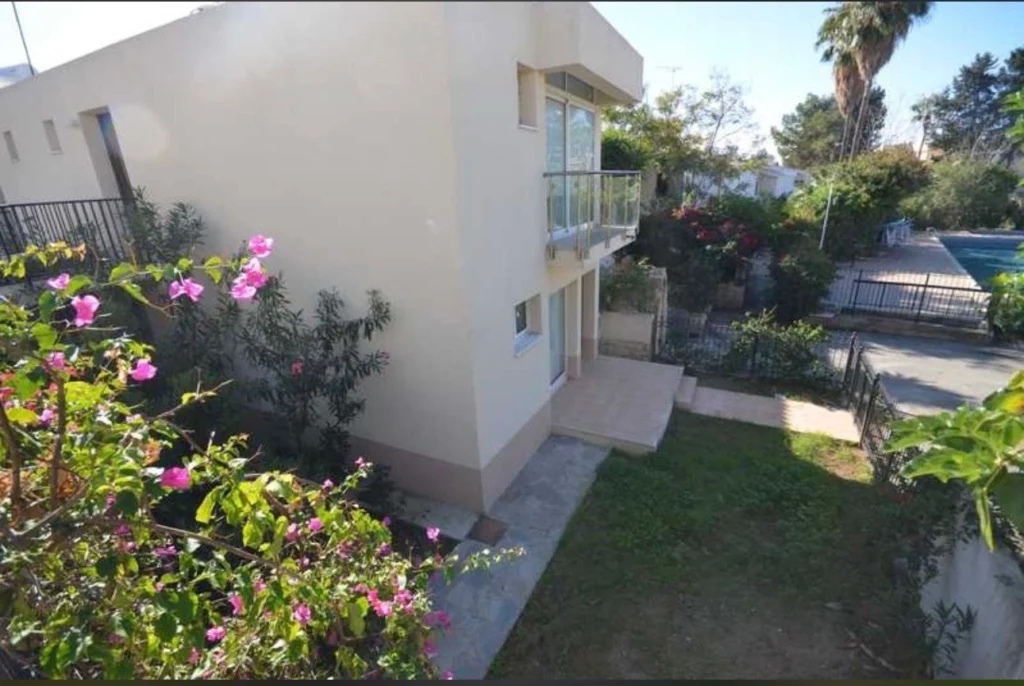 3 Bedroom House for Sale in Tombs Of the Kings, Paphos District