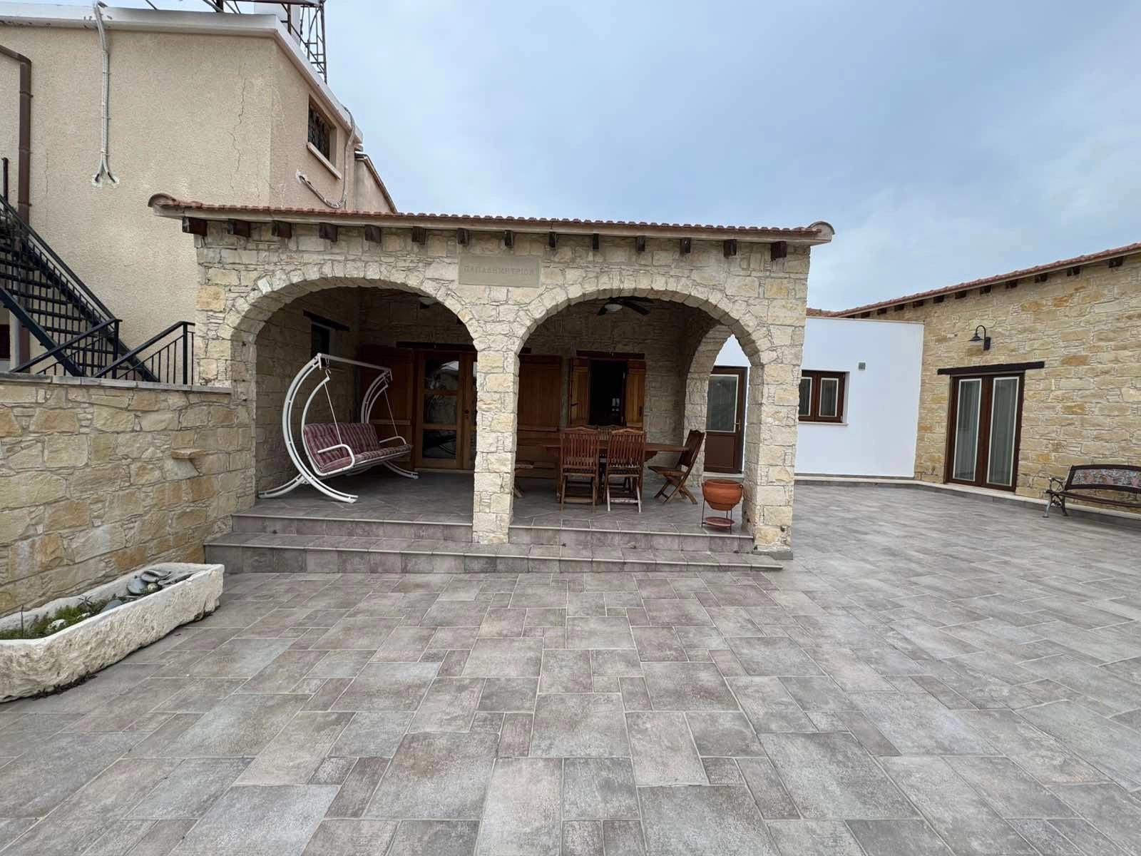 4 Bedroom House for Rent in Agios Tychonas, Limassol District