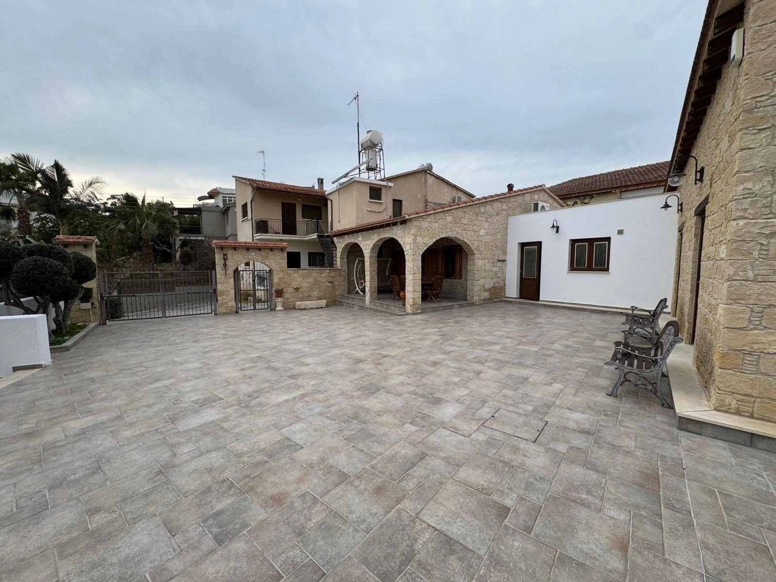 4 Bedroom House for Rent in Agios Tychonas, Limassol District