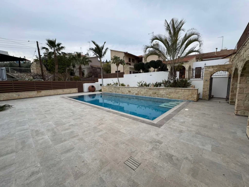 4 Bedroom House for Rent in Agios Tychonas, Limassol District