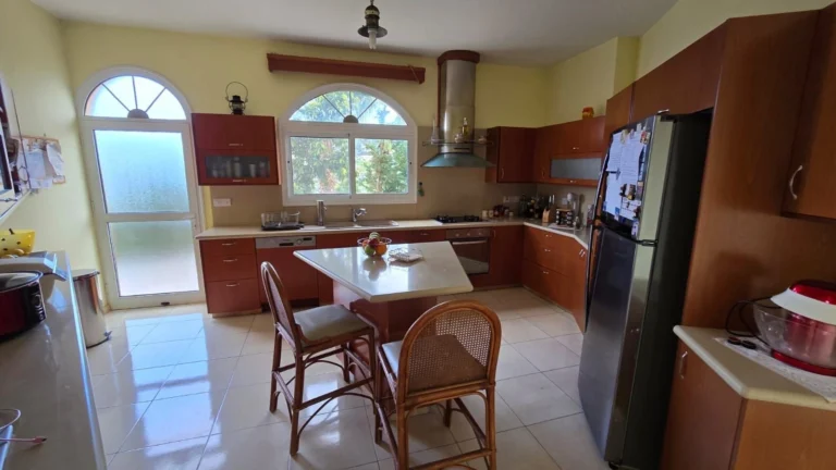 500m² House for Sale in Asgata, Limassol District