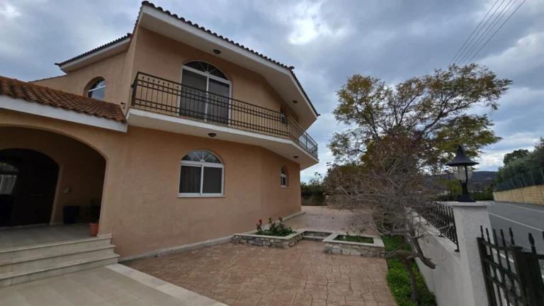 500m² House for Sale in Asgata, Limassol District