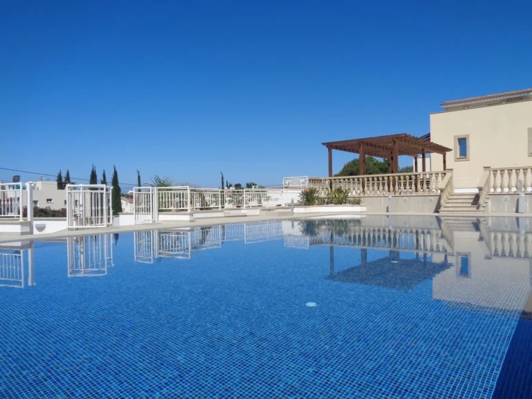 2 Bedroom Apartment for Sale in Paphos – Universal