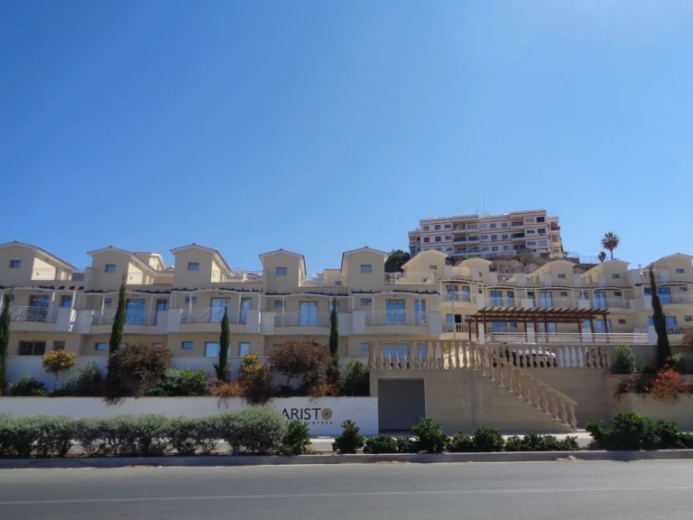 2 Bedroom Apartment for Sale in Paphos – Universal