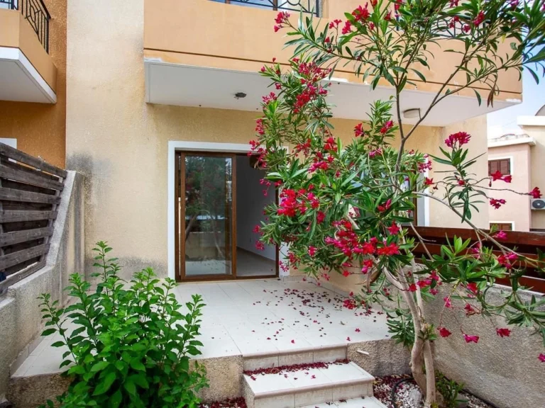 2 Bedroom House for Sale in Peyia, Paphos District