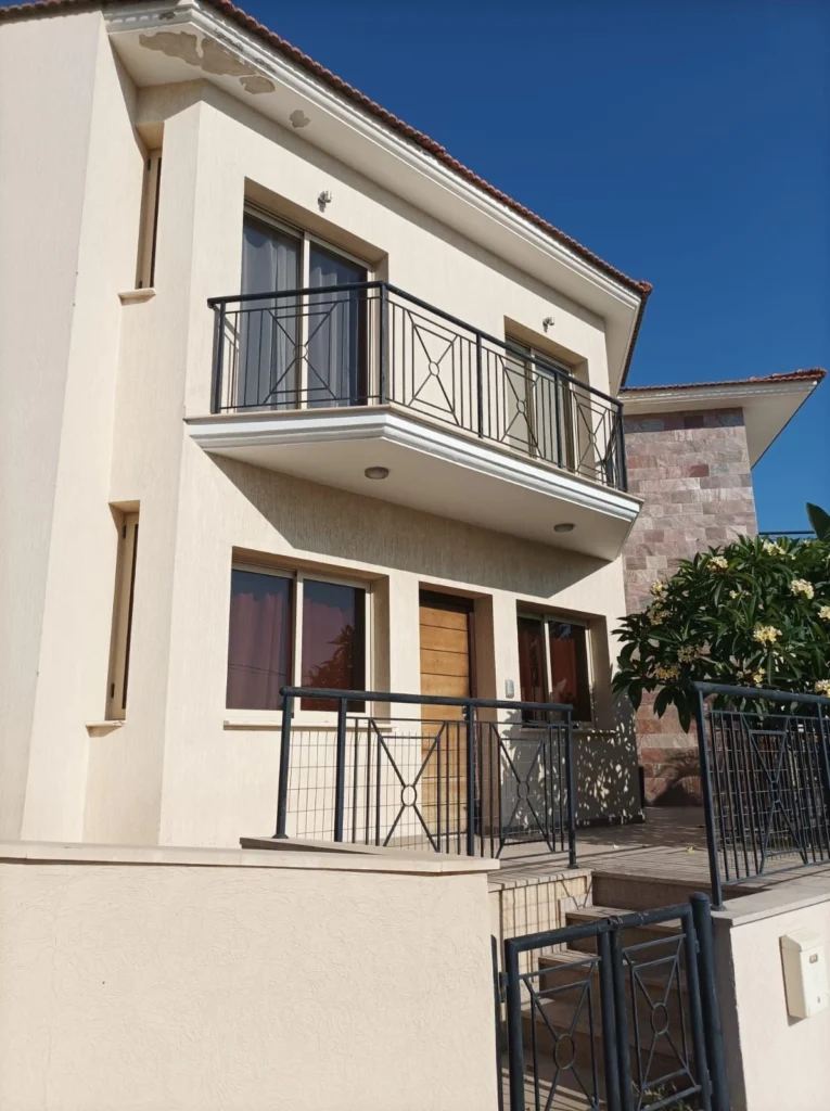 3 Bedroom House for Sale in Limassol – Agios Athanasios