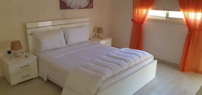 2 Bedroom Apartment for Sale in Tombs Of the Kings, Paphos District