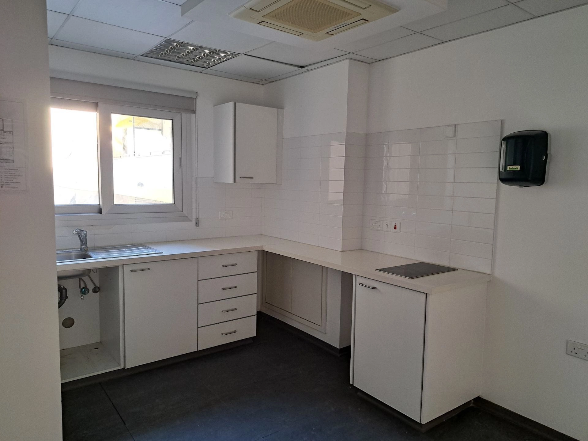 383m² Office for Rent in Limassol – Katholiki