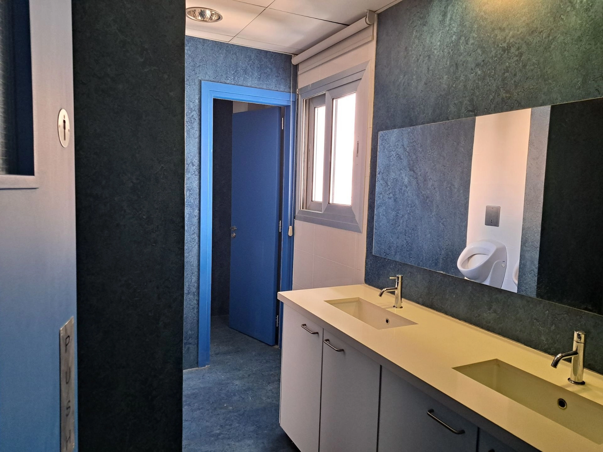 1584m² Office for Rent in Ypsonas, Limassol District