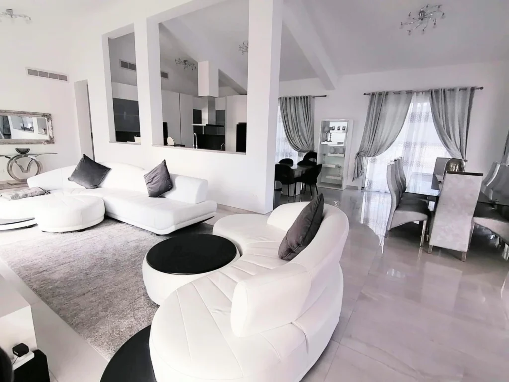 4 Bedroom House for Sale in Sea Caves, Paphos District