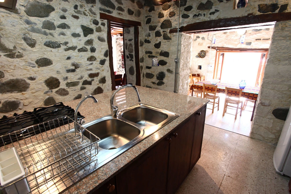 3 Bedroom House for Sale in Agios Mamas, Limassol District