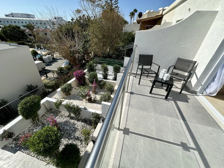 2 Bedroom House for Sale in Tombs Of the Kings, Paphos District