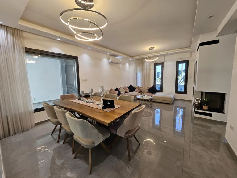 5 Bedroom House for Sale in Kolossi, Limassol District