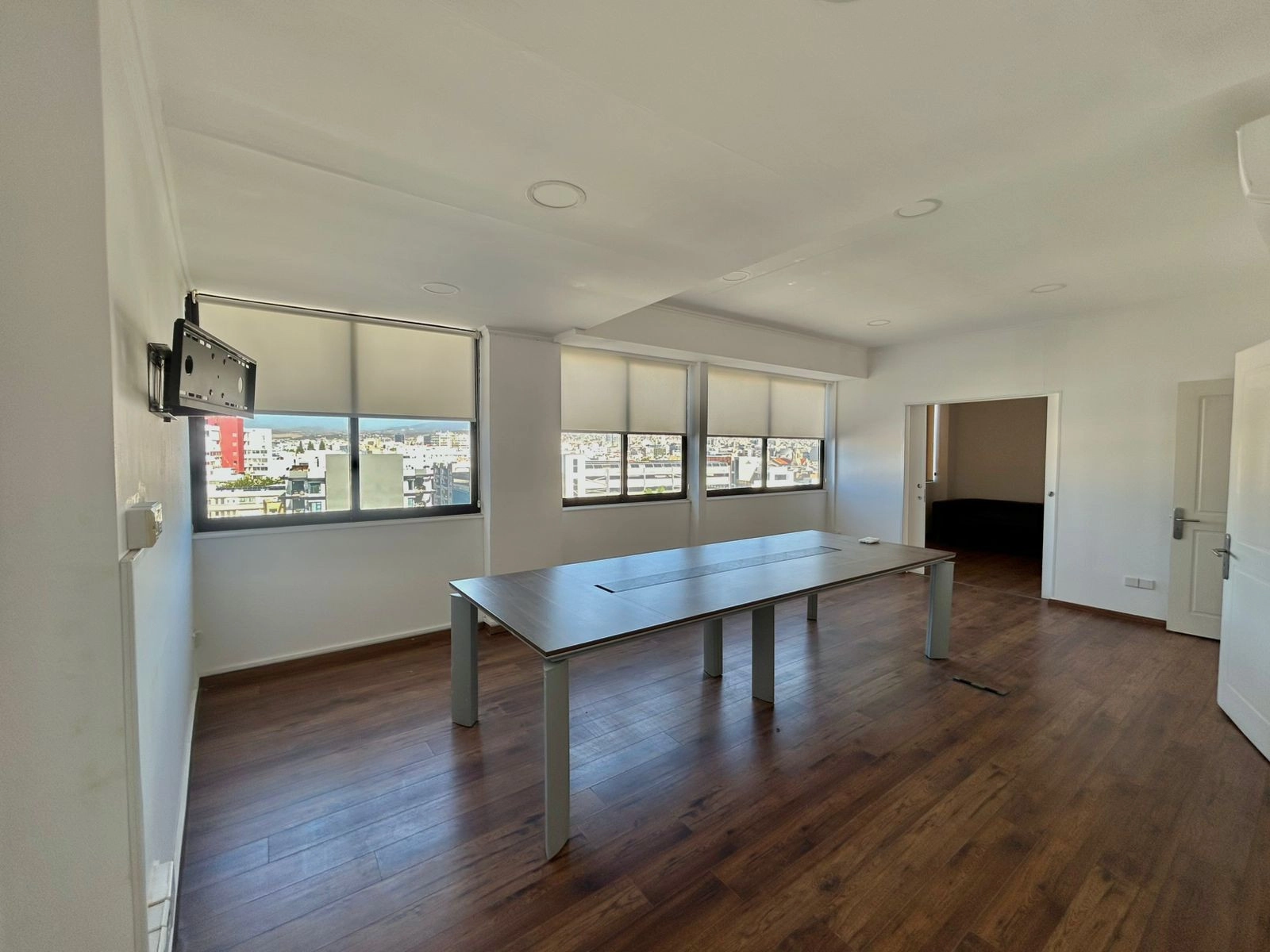 200m² Office for Rent in Limassol District