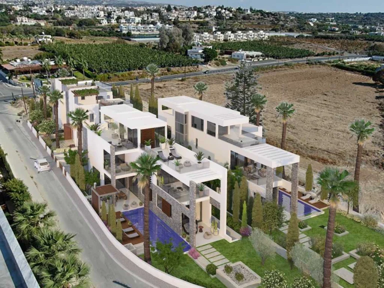 5 Bedroom House for Sale in Kissonerga, Paphos District