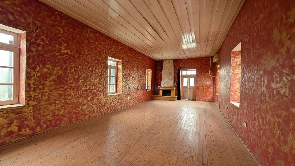 558m² Commercial for Sale in Nicosia District