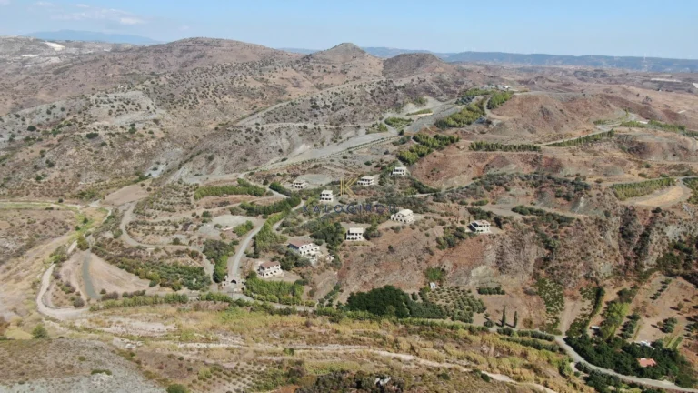 595,810m² Plot for Sale in Agia Varvara, Paphos District